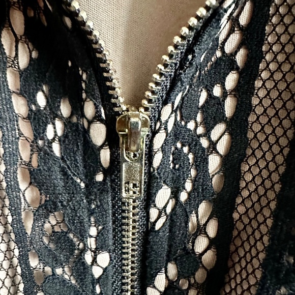 a.peach black lace sleeveless top - Picture 4 of 8